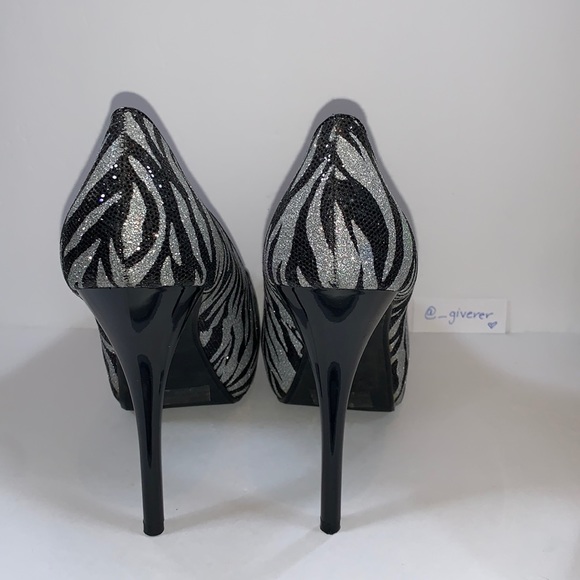 NWOT 9 Silver Black Zebra Sequin Pumps Shii By Journeys - Picture 6 of 17